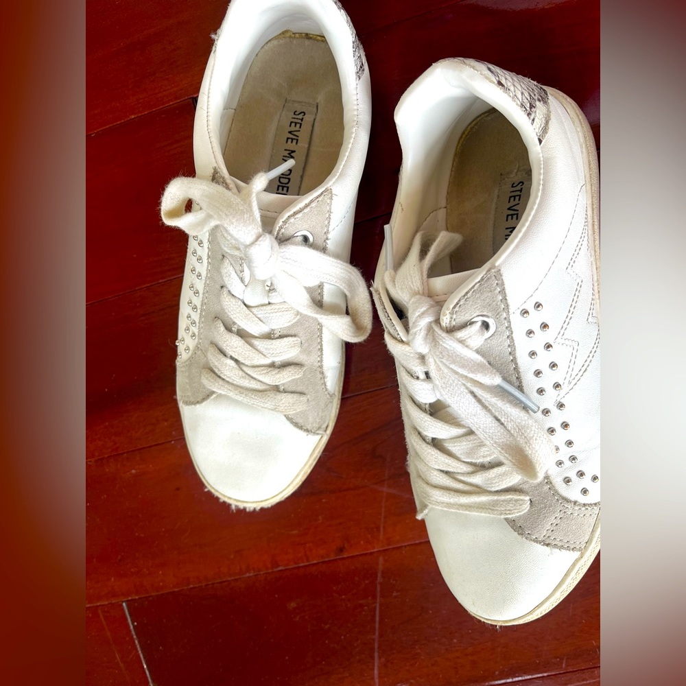 Steve Madden Sneakers🤍🖤